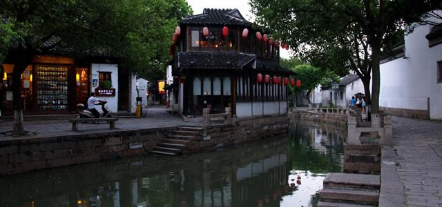 逃离违建房屋9